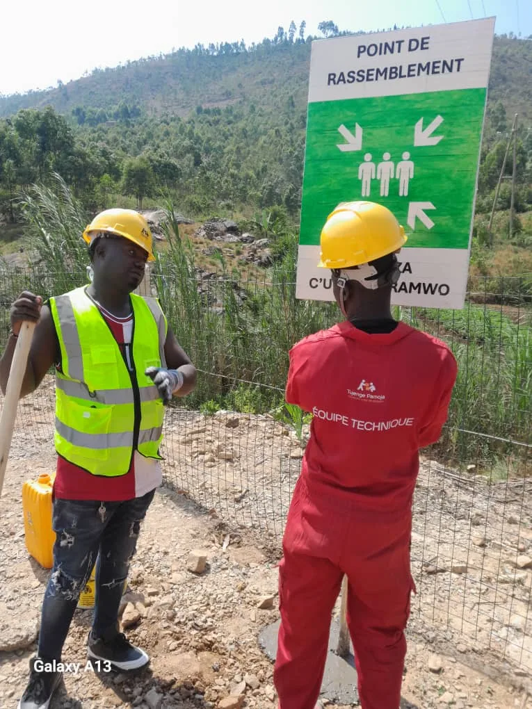 Fabrication et Installation des panneaux de signalisation à la centrale hydroélectrique de Gitega – image 5